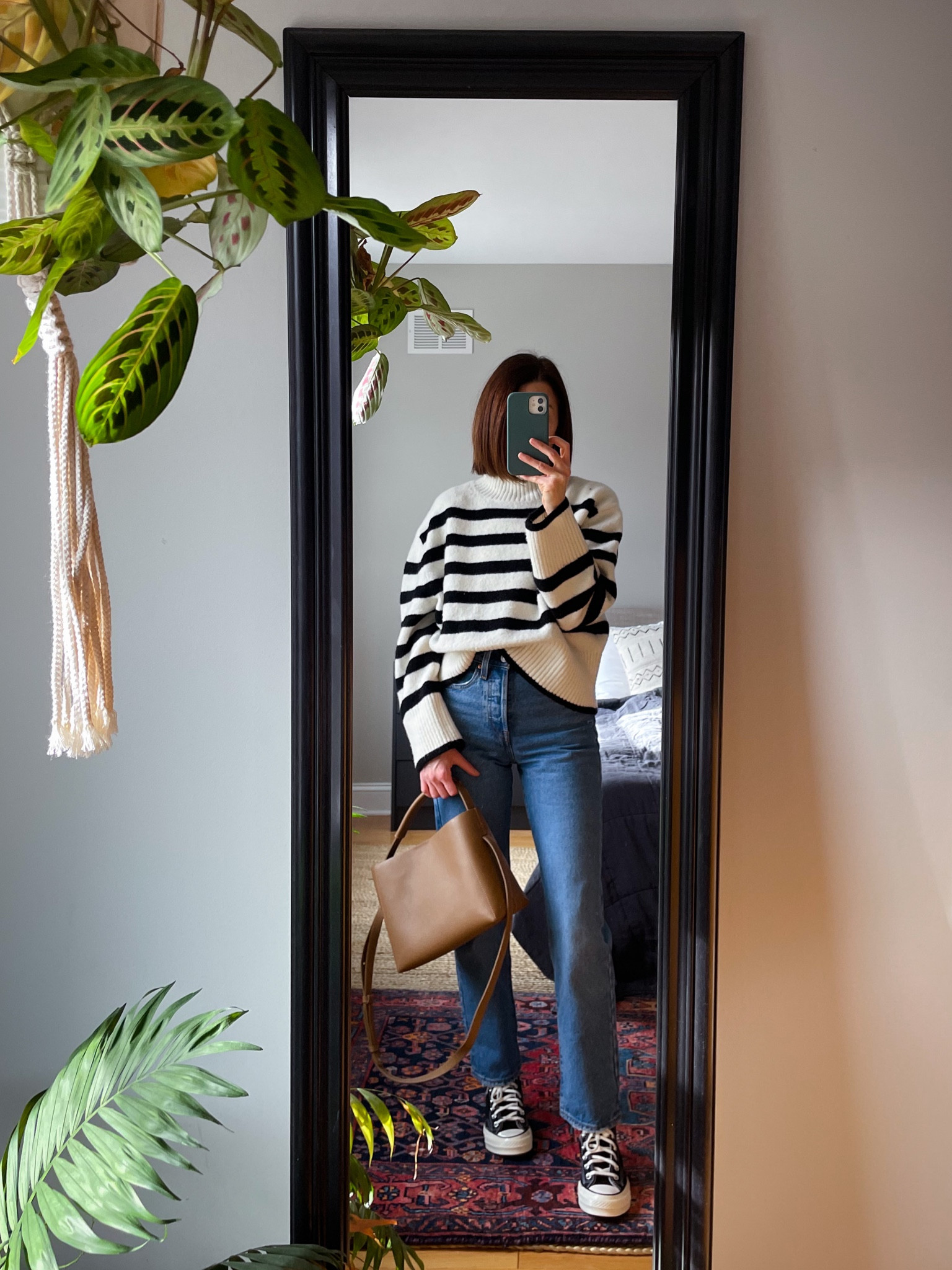 Gorgeous new bag from Flattered // New favorite denim on sale!

•Levi’s Wedgie Straight in Oxnard Haze (24x26) — on sale!
•Flattered Hedda Midi bag
•& Other Stories Striped sweater
•Converse Chuck 70 Canvas (full size down)


#LTKsalealert #LTKitbag #LTKSeasonal