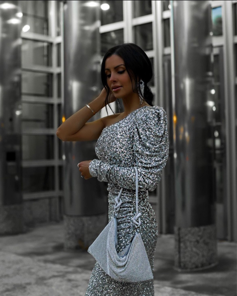 Express Black Friday / Cyber week sale
Picks / Holiday outfit ideas 
Sequin off shoulder top wearing an XS
Sequin skirt wearing an XS



#LTKunder100 #LTKsalealert #LTKCyberweek