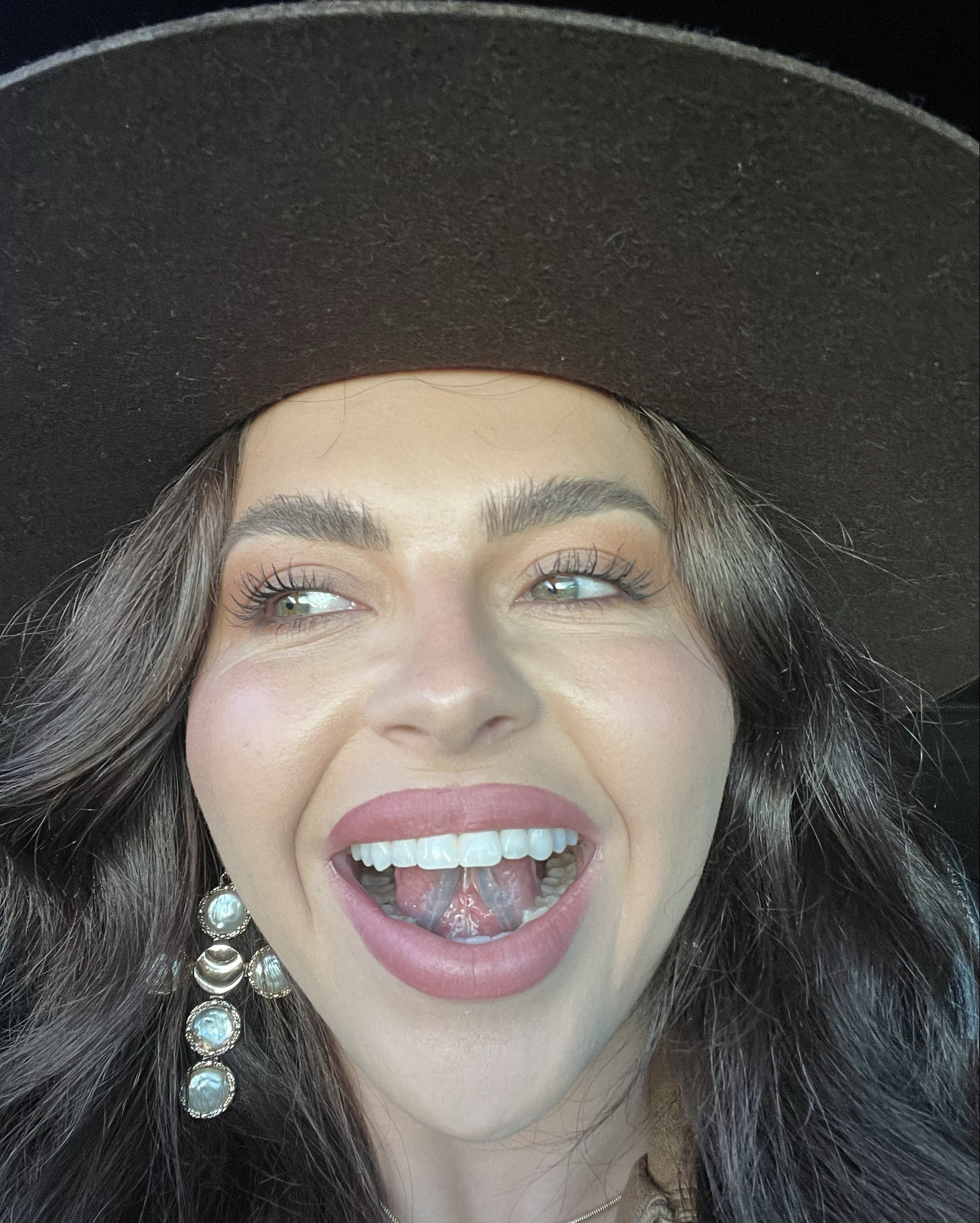 This makeup look was so cute!! I’ve been loving a more pinkkky lip 🫦💄 I feel like it adds such a youthful flirty touch! 

Lined with - Lip Liner:  Anastasia Blackberry
Filled them in with: CT Pillow Talk

SO CUTE 🫦