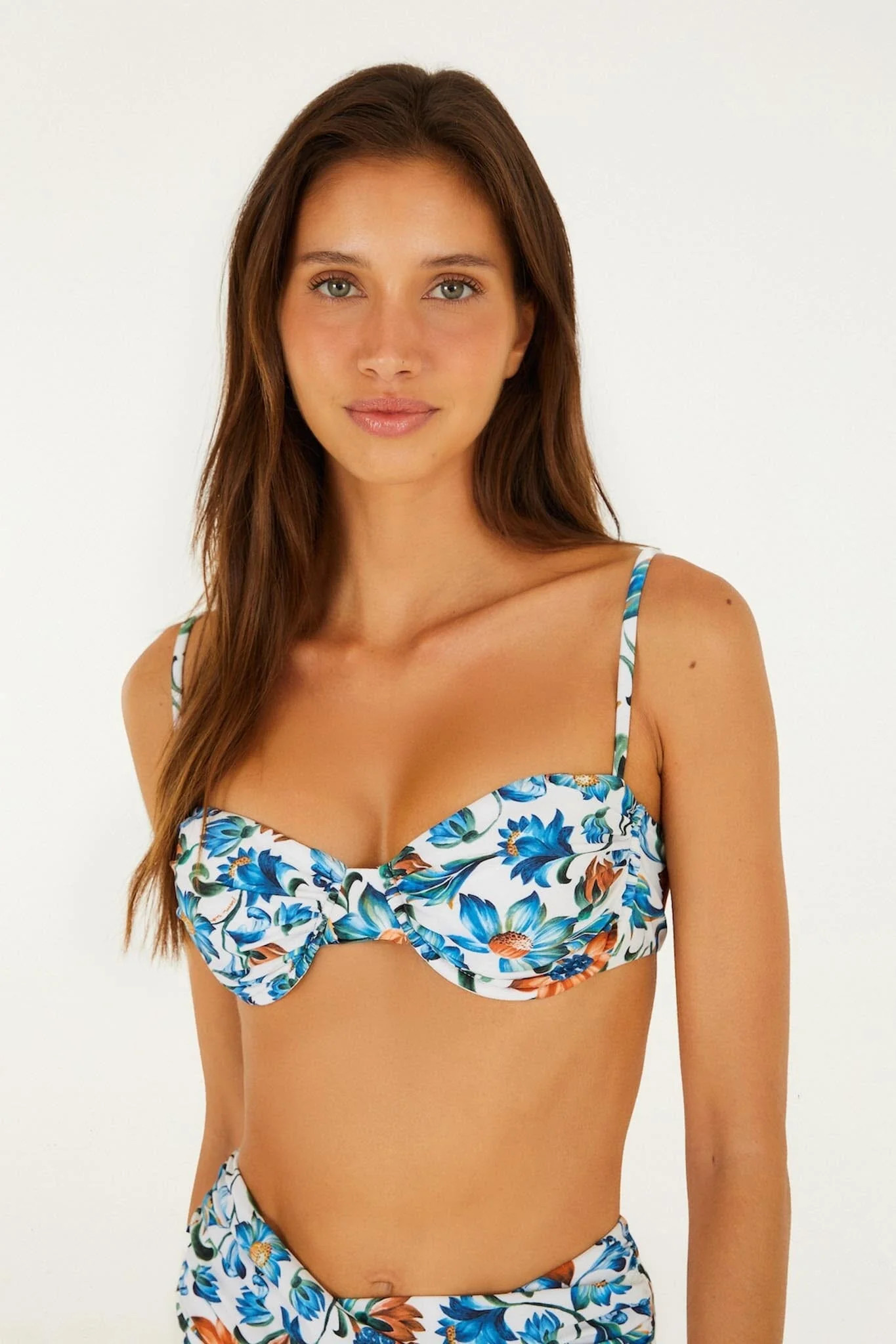 Off-White Flora Tile Underwire Bikini Top | FARM Rio | FarmRio (US)