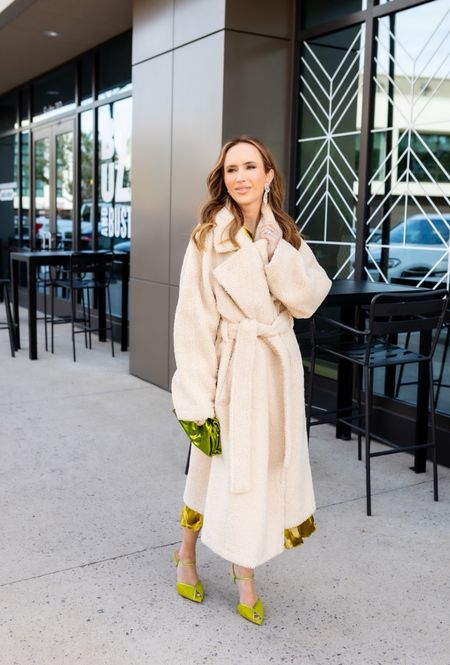 BRR, the cold front has hit Dallas. ❄️ linked my favorite winter coats to keep you warm! A lot of them are ON SALE

#coat #coatweather #winter #winterweather  #winterstyle  #wintermusthaves #coats #basics #wardrobestaples #favoritethings #musthaves 

#LTKSeasonal #LTKstyletip