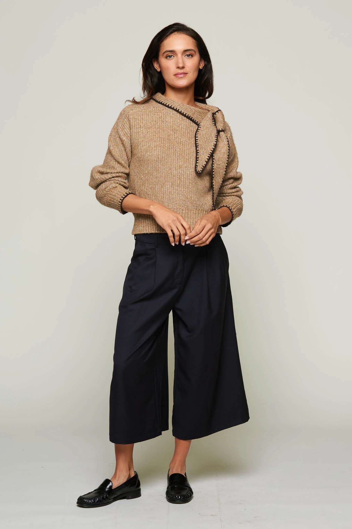Aubrielle Contrast Trim Sweater | Benaar La