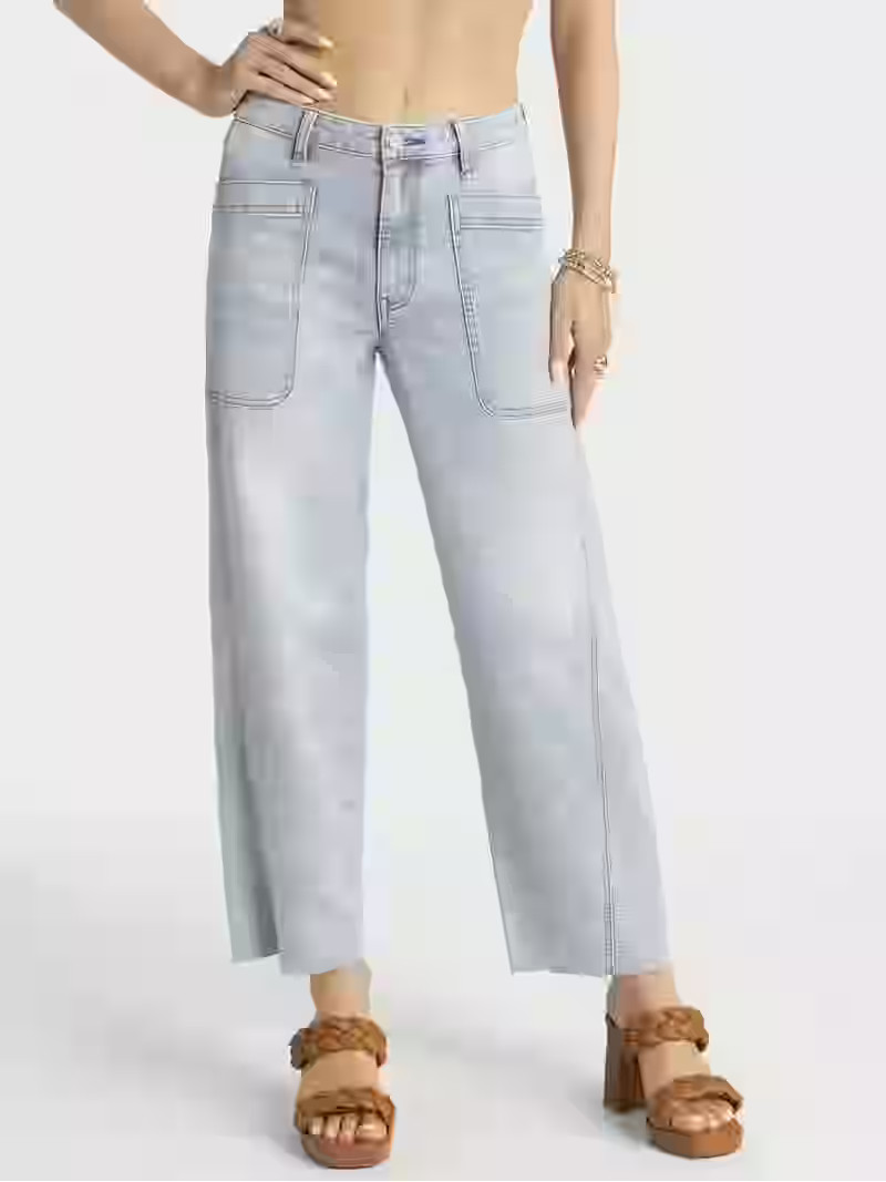 Jessica Simpson Women's Relaxed Barrel Leg Cargo Jeans, 28" Inseam, Sizes 2-16 | Walmart (US)