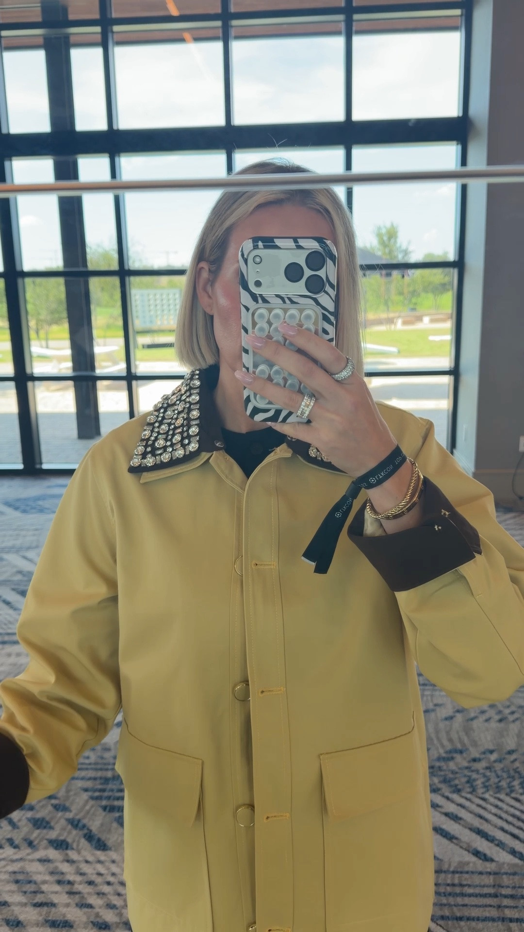So this is a new brand that I was introduced to at LTK. I’m not giving this jacket justice. It doesn’t look great with the black I was wearing. I’m so excited to be showing you some of their pieces! I think you guys are all gonna love their clothing like I do because they’re all inspired by designer pieces at a great price. And the quality is insane. ￼

#LTKOver40 #LTKdayinmylife #LTKWorkwear