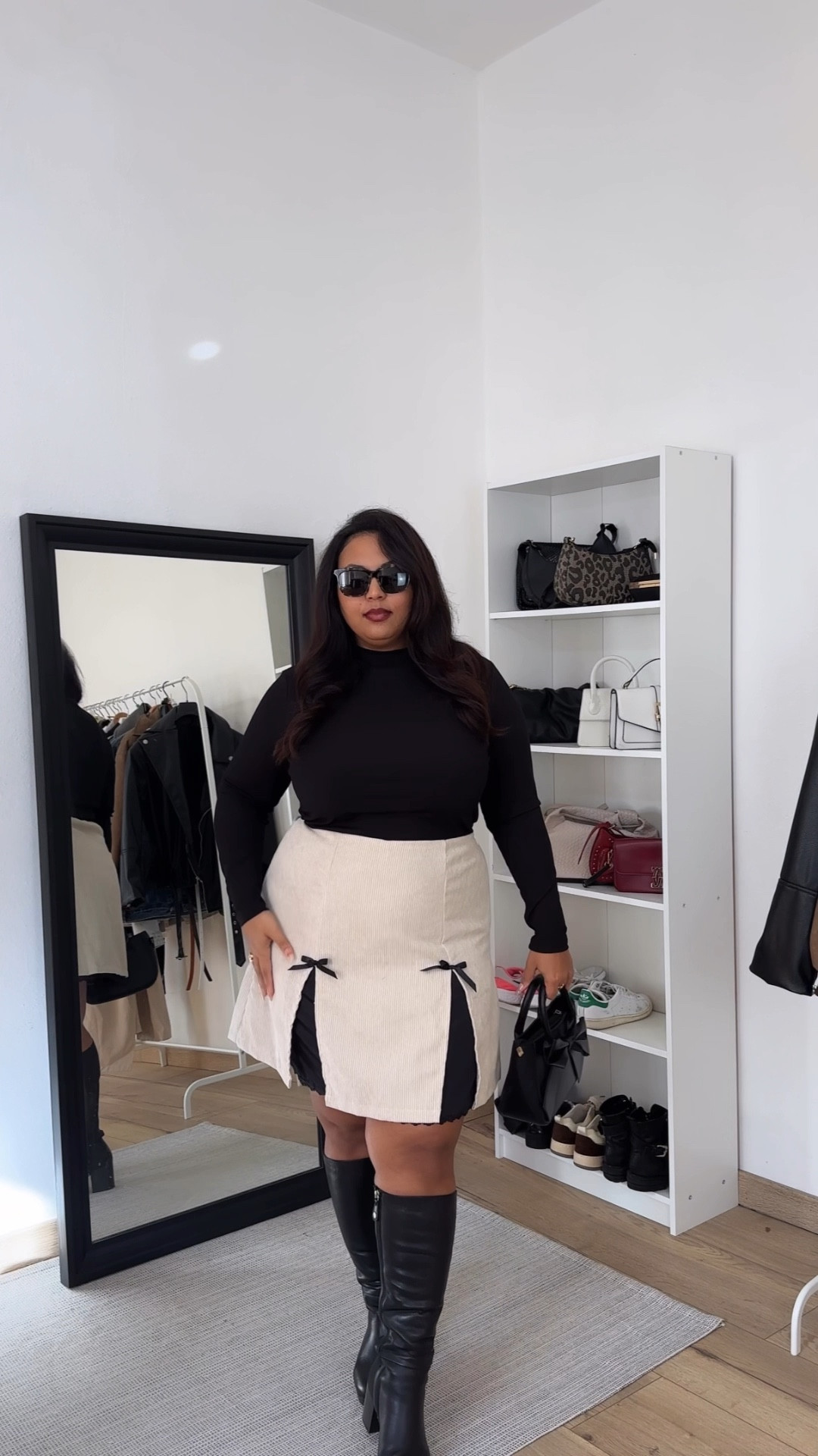 Cute mini skirt outfit 🖤
#miniskirt #turtleneck #winteroutfit #fallfashion #curvyfashion

#LTKgrwm #LTKmidsize #LTKcurves