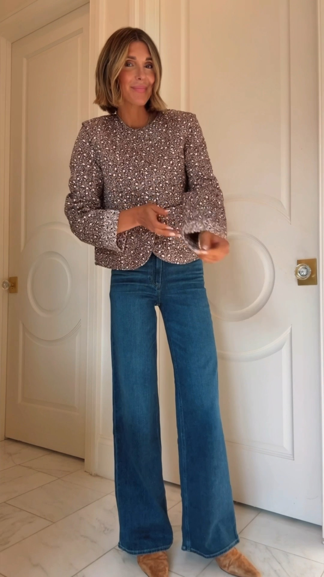 One of my top recommendations for denim this fall is this exact pair. They fit everyone they have nice stretch and are soft. I love the dark wash for fall. I'm 57 for reference wearing size 25. They fit true size.