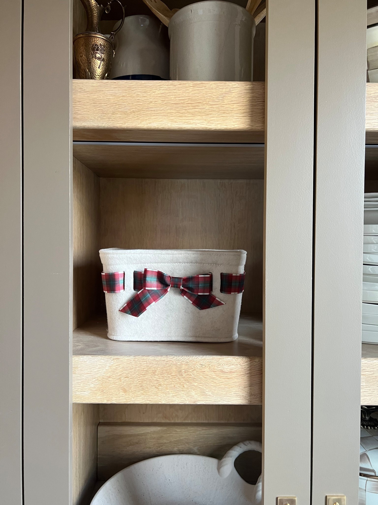 These felt boxes are perfect for the holiday season! Great for making a little gift box for Christmas or to use around the house. And they are only $10! 



#LTKSeasonal #LTKHome #LTKHoliday