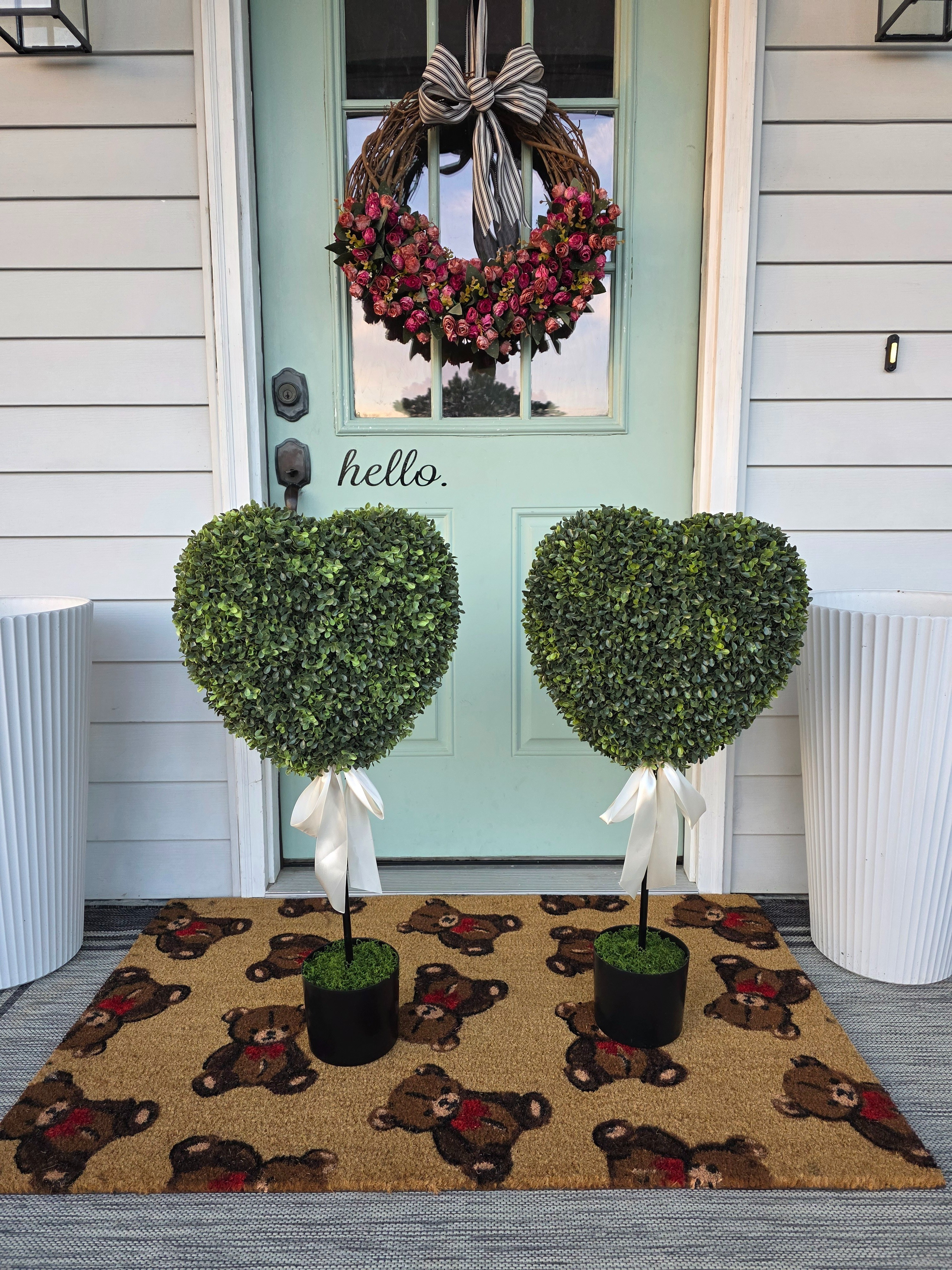 VALENTINE'S PORCH DECOR 

#LTKHome #LTKSeasonal #LTKBeauty