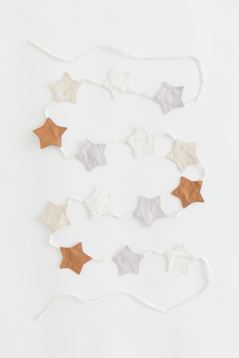 Star-shaped bunting | H&M (UK, MY, IN, SG, PH, TW, HK)