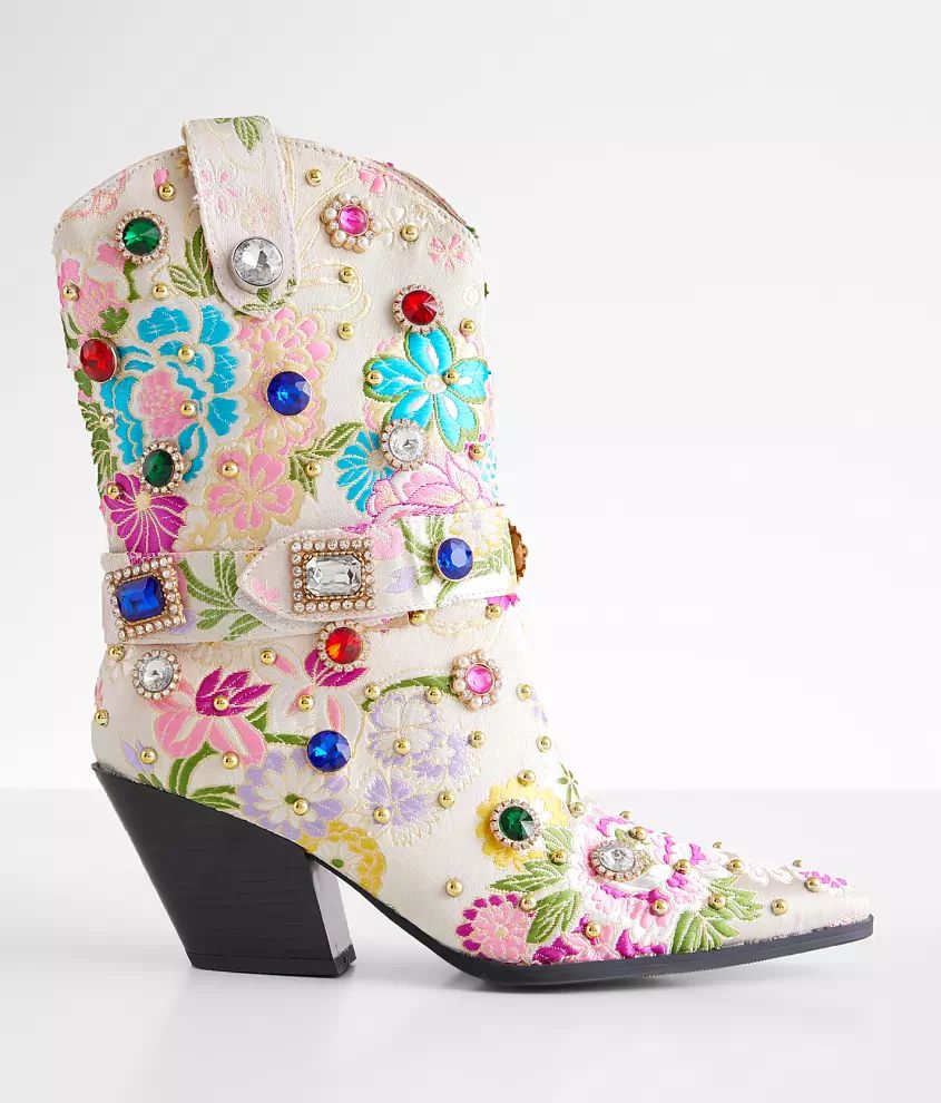 Azalea Wang Diligent Floral Boot | Buckle