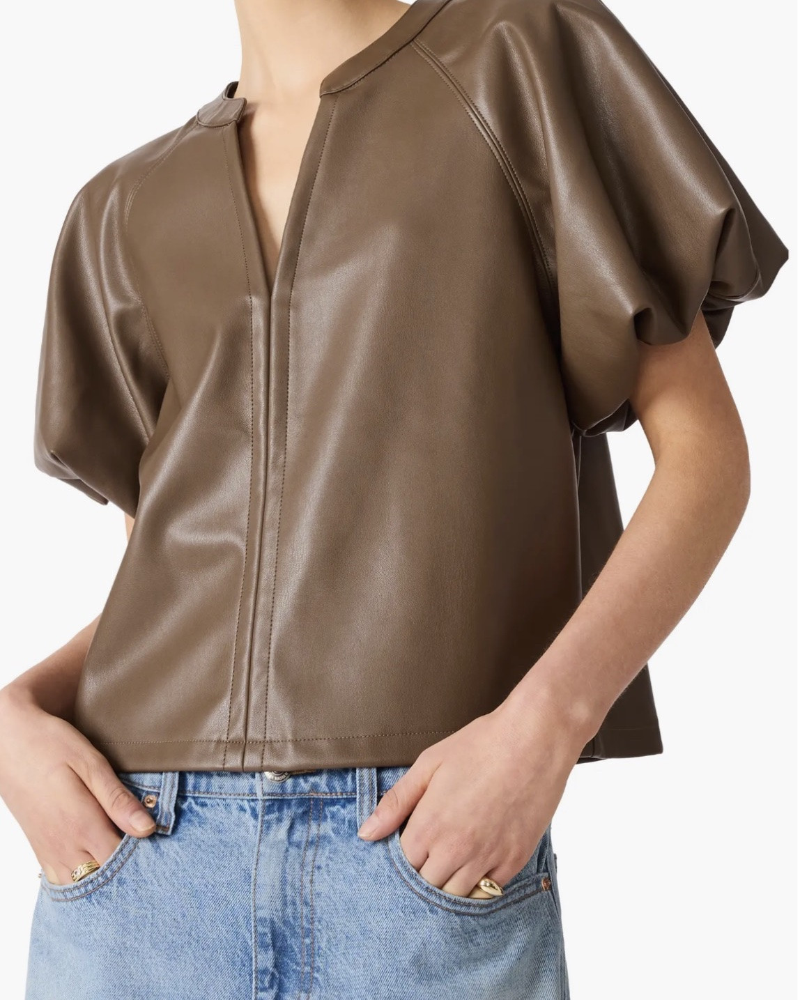Faux leather top
Fall outfit