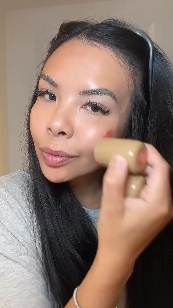 @rhode pocket blush lived up to its name. 🥹 
•
•
•
#firstimpression #tryon #rhode