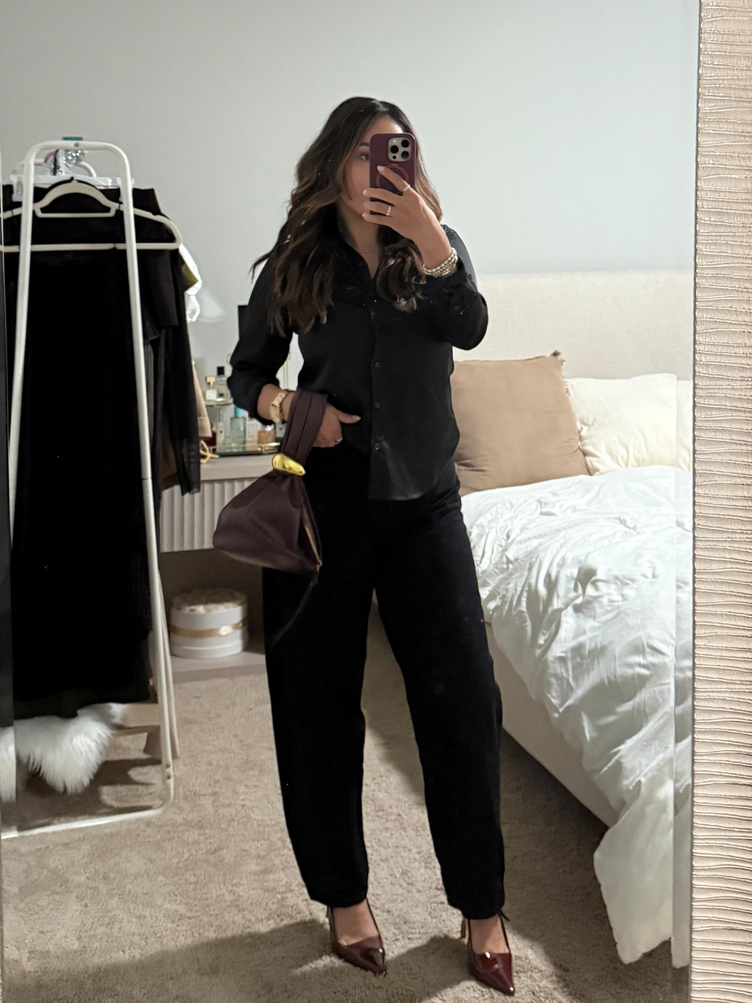 Barrel jeans and burgundy 🥀

#LTKootd #LTKFindsUnder100 #LTKPetite