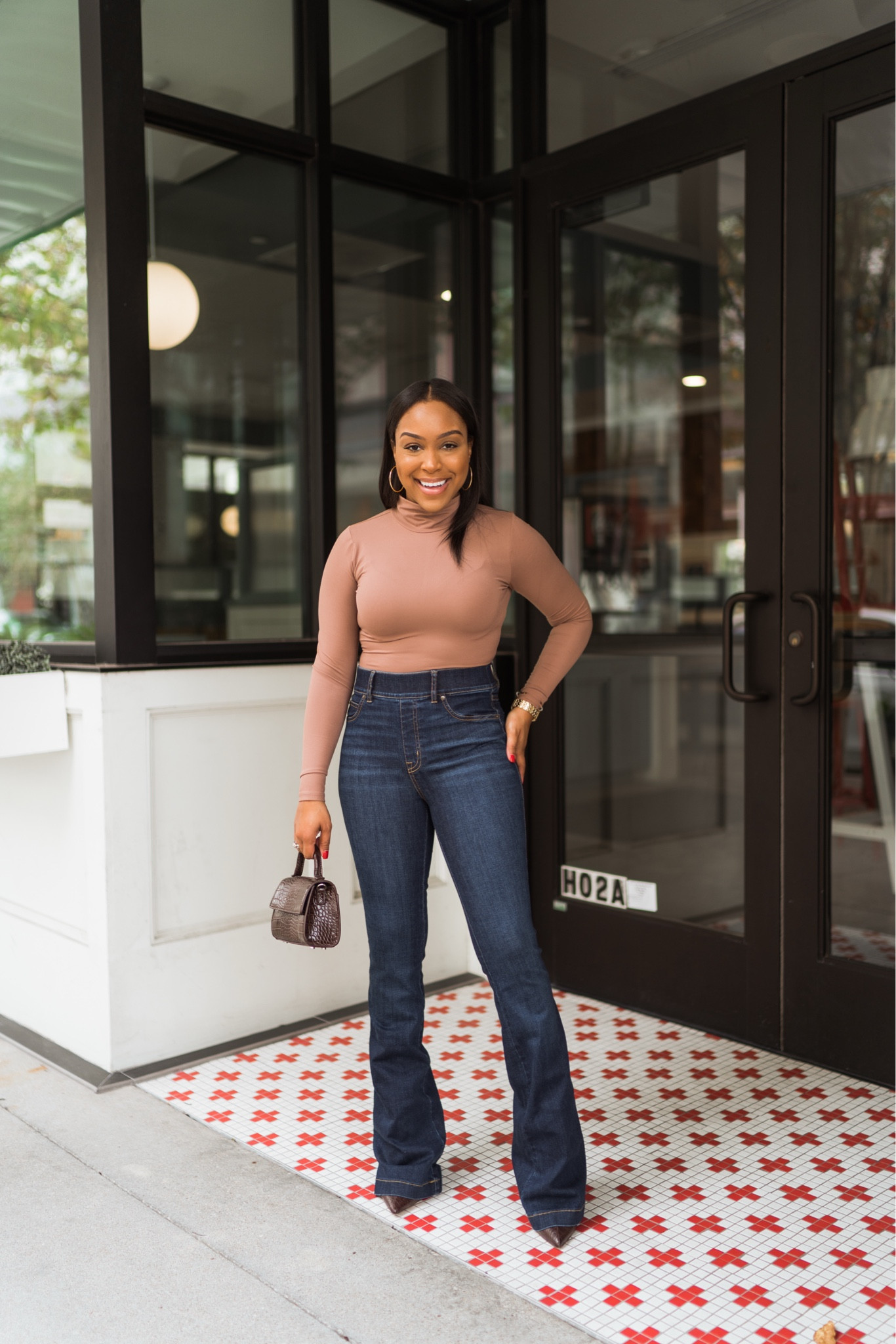 Sometimes jeans and a top are all you need! Lately, I’ve been living in denim and fitted tees. I might accessorize with a belt or jewelry, but for the most part this is my core look. 👌🏾

I’ve always been a sucker for quality basics. IMO, in a world full of trends the classics always win. 🏆 



#LTKStyleTip