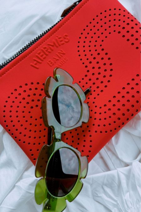 Springtime Sunnies 💚☀️

#loewe #sunglasses #summer #springtime #tlkstyletip #style #hermes 

#LTKparties #LTKwedding #LTKSeasonal