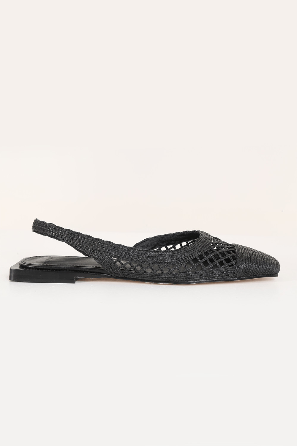 Sapatilha Bordada Assimétrica Framed - Preto | Gallerist (BR)