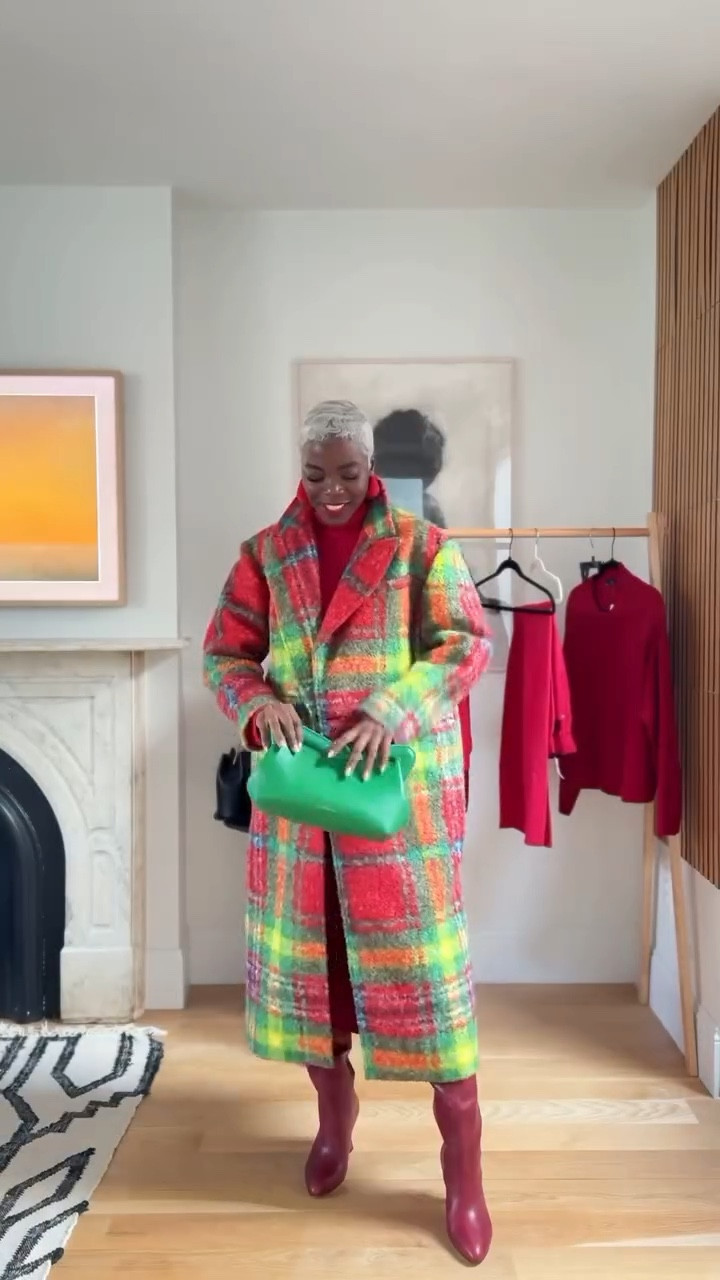 Bringing back color & Seeing Red ❤️ to close out 2024. Had to get this one out of drafts- may have to let go of all other drafts as trying to truly start 2025 fresh! See you on the other side. ❤️

P.s: boots are some of the most comfy I’ve worn By @deeocleppo - and coat is @nastygal and another fave. Bag is @mansurgavriel…

#red #redaesthetic #platinumpixie #ootd #redoutfit #colorfulfashion #colorfulstyle #colormehappy #endofyear