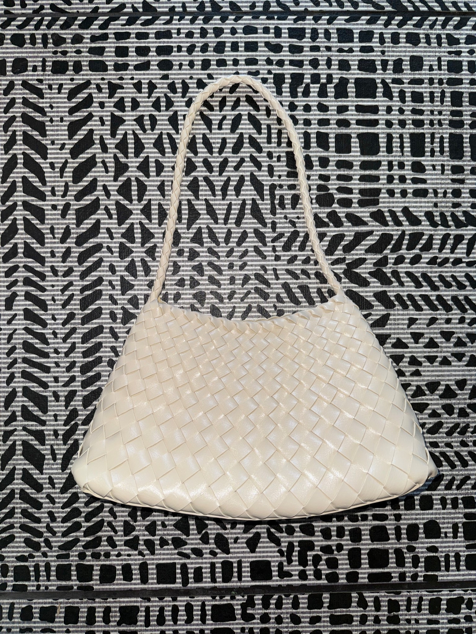 Great neutral woven bag. Perfect for spring and summer. 

#LTKSeasonal #LTKootd #LTKTravel