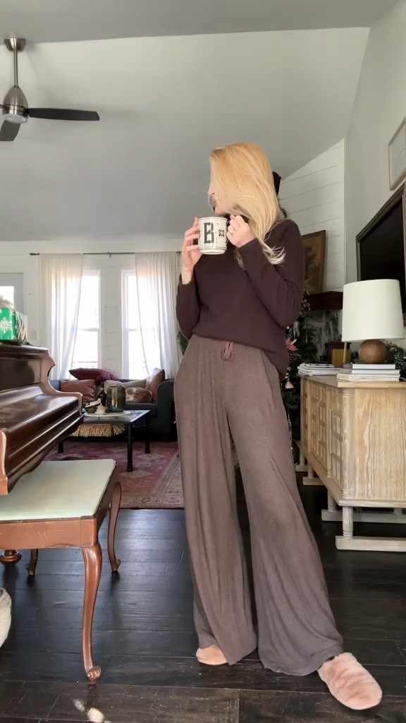 Woke up with whatever ik is going around so it’s a sick/rot day for me. But I’m still living in my Target matching sets (though this is only 1/2 because my turtleneck is old J. Crew-linked similar) 

Matching set | brown outfits | rot day outfits | cozy outfits | winter outfits | cashmere sweater | slippers 

#LTKFindsUnder50 #LTKStyleTip #LTKWatchNow