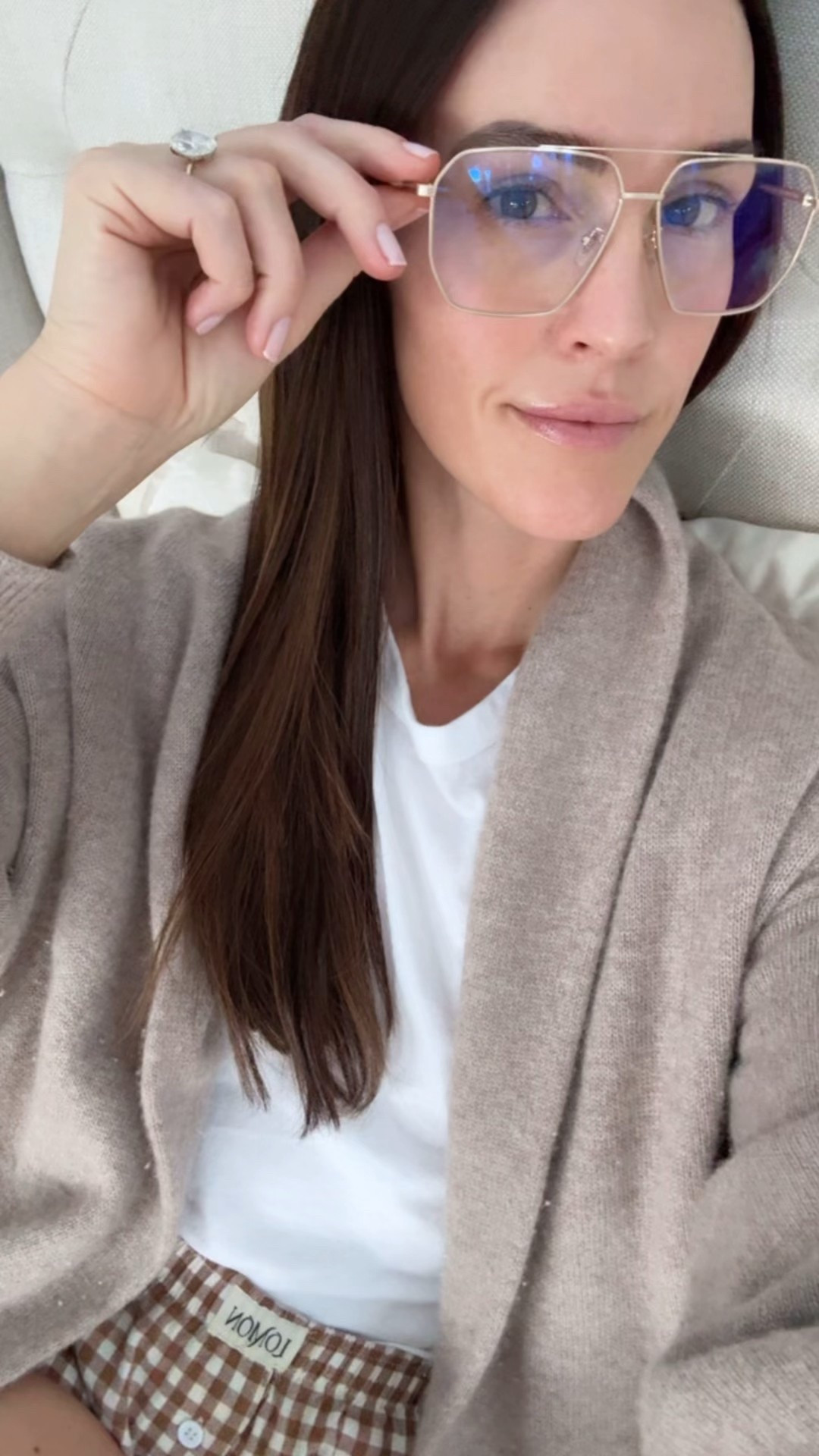 Blue light blocking glasses and winter loungewear for a selfcare Sunday 🤍🤎
Cotton Boxers - s
Tee - s
Cashmere cardigan - s 

Health
Wellness
Cozy 

#LTKselfcare #LTKmomlife