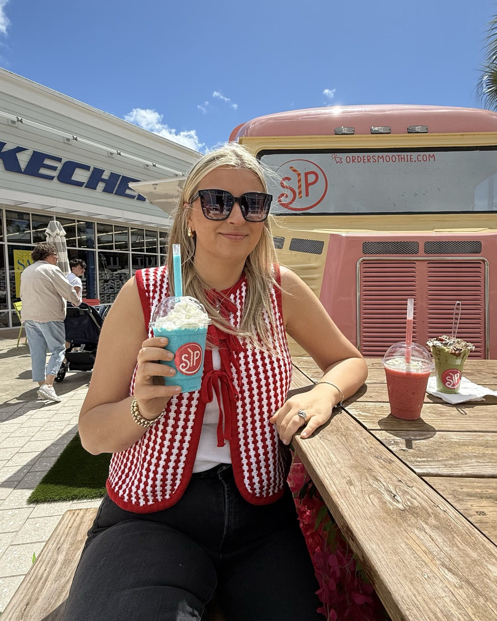 Been loving color recent for spring ❤️🥤

#colorfuloutfits #casualoutfits #shoppingfit #ootd 

#LTKStyleTip