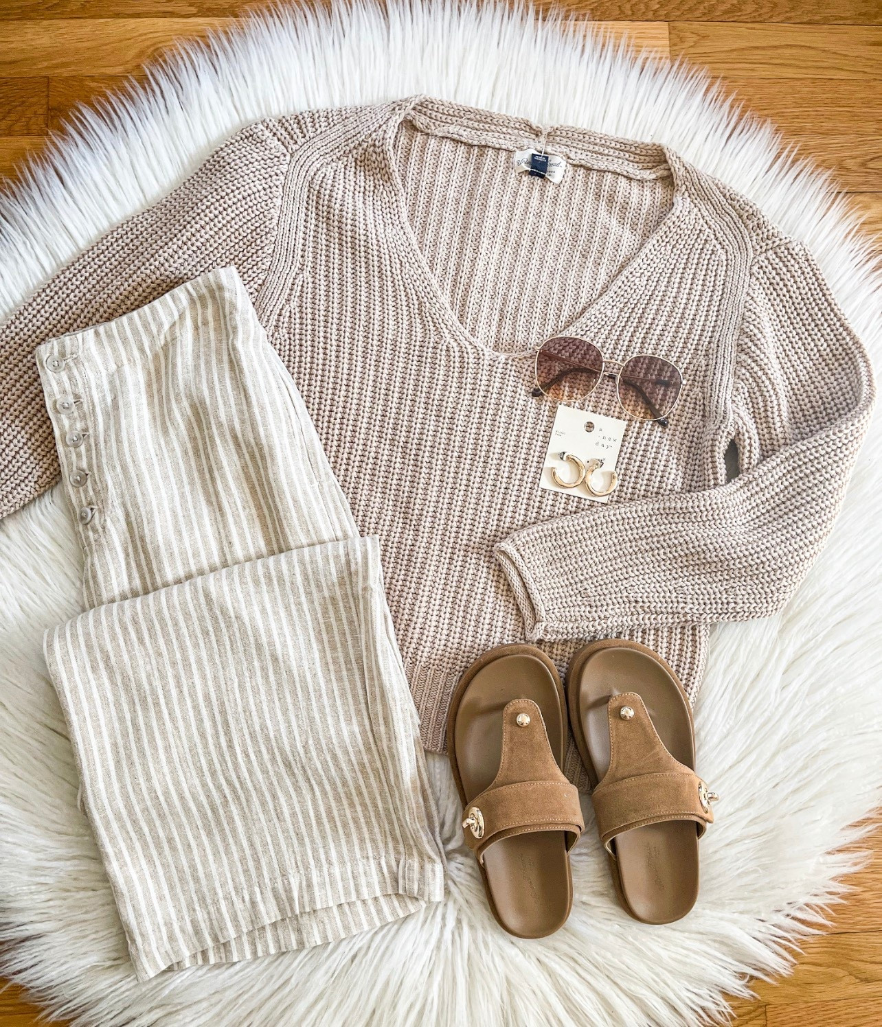 OBSESSED with these pants!  They also come in blue stripes as well!

#LTKootd