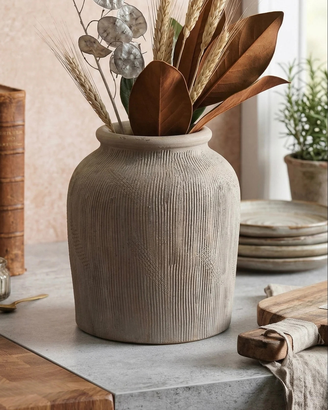 Lucy Deco Line Vase | MJHome