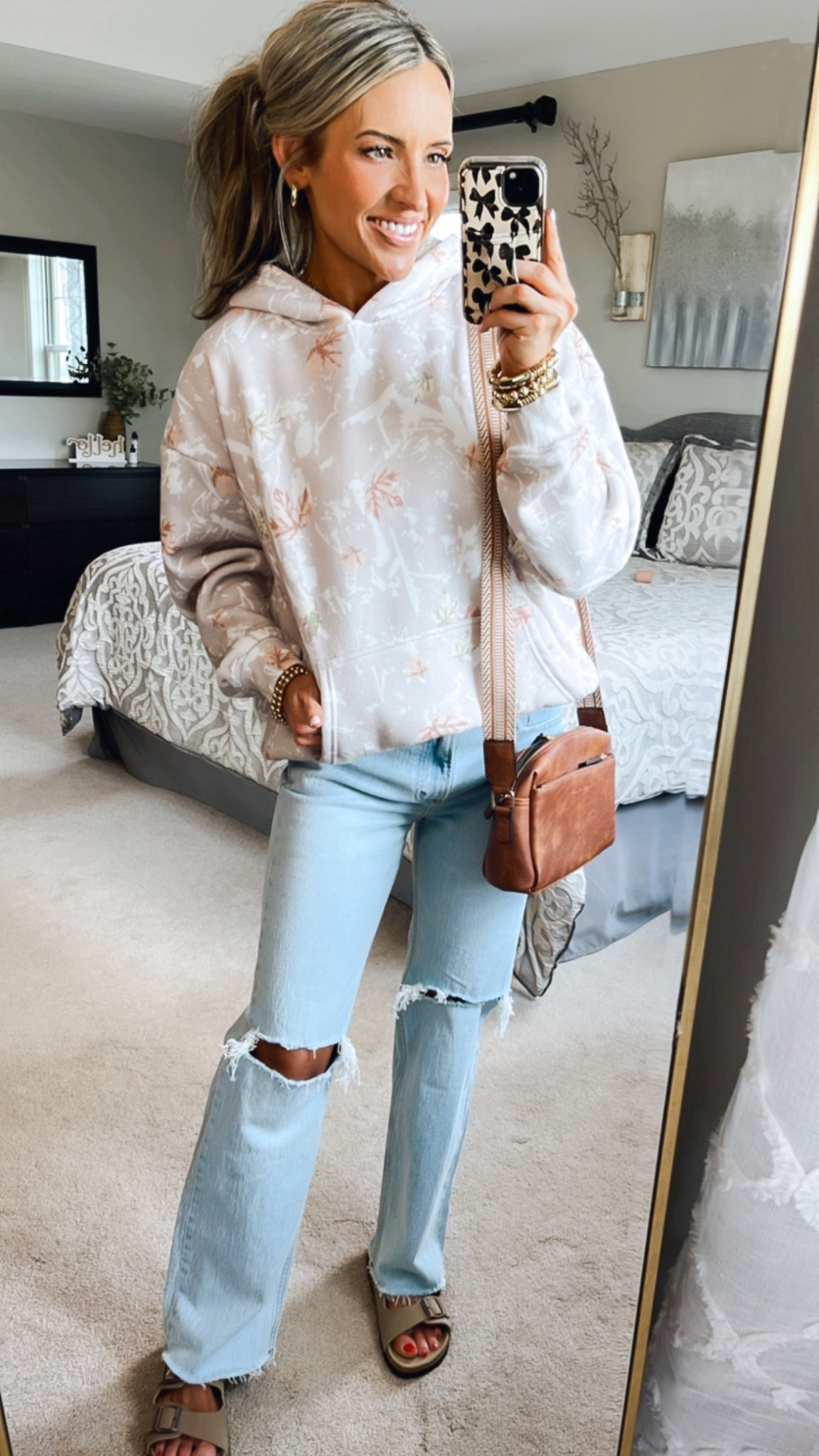 LOVE love these jeans! I'm so excited about this find. I am 5'5" and I prefer the short length. I sized down one. These are the color option: light knee destroys.

Use code: AFLTK to save additional 25% off!

#LTKFallSale #LTKSaleAlert #LTKStyleTip