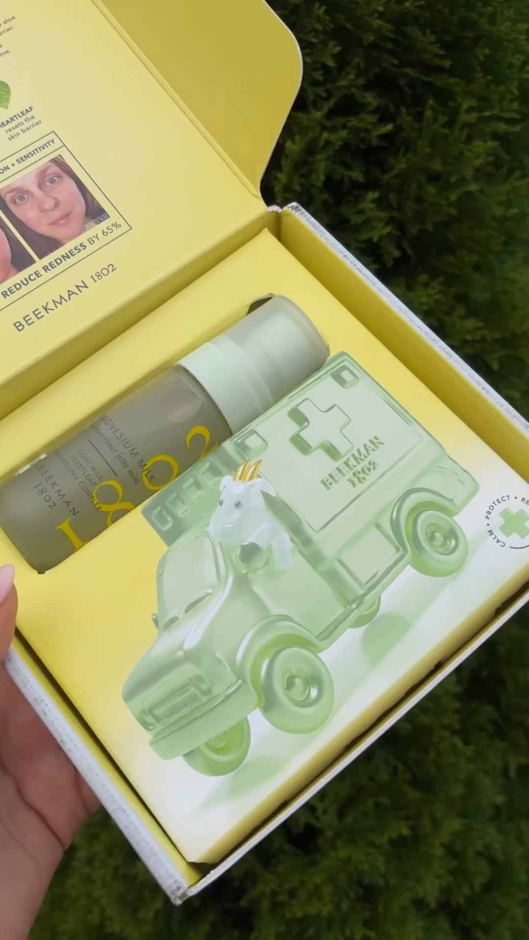 been trying lots of different serums to fix my skin barrier which left my skin feeling worse so i’m stripping it to just one mist💚✨💞🫶🏽 

#browngirl #skincare #fitcheck #nyc #nj #ugc #twenties #goldenhour #summerhighlights #skinbarrier @beekman1802 @ultabeauty #KindnessKrew #MagnesiumMilk #sensitiveskin