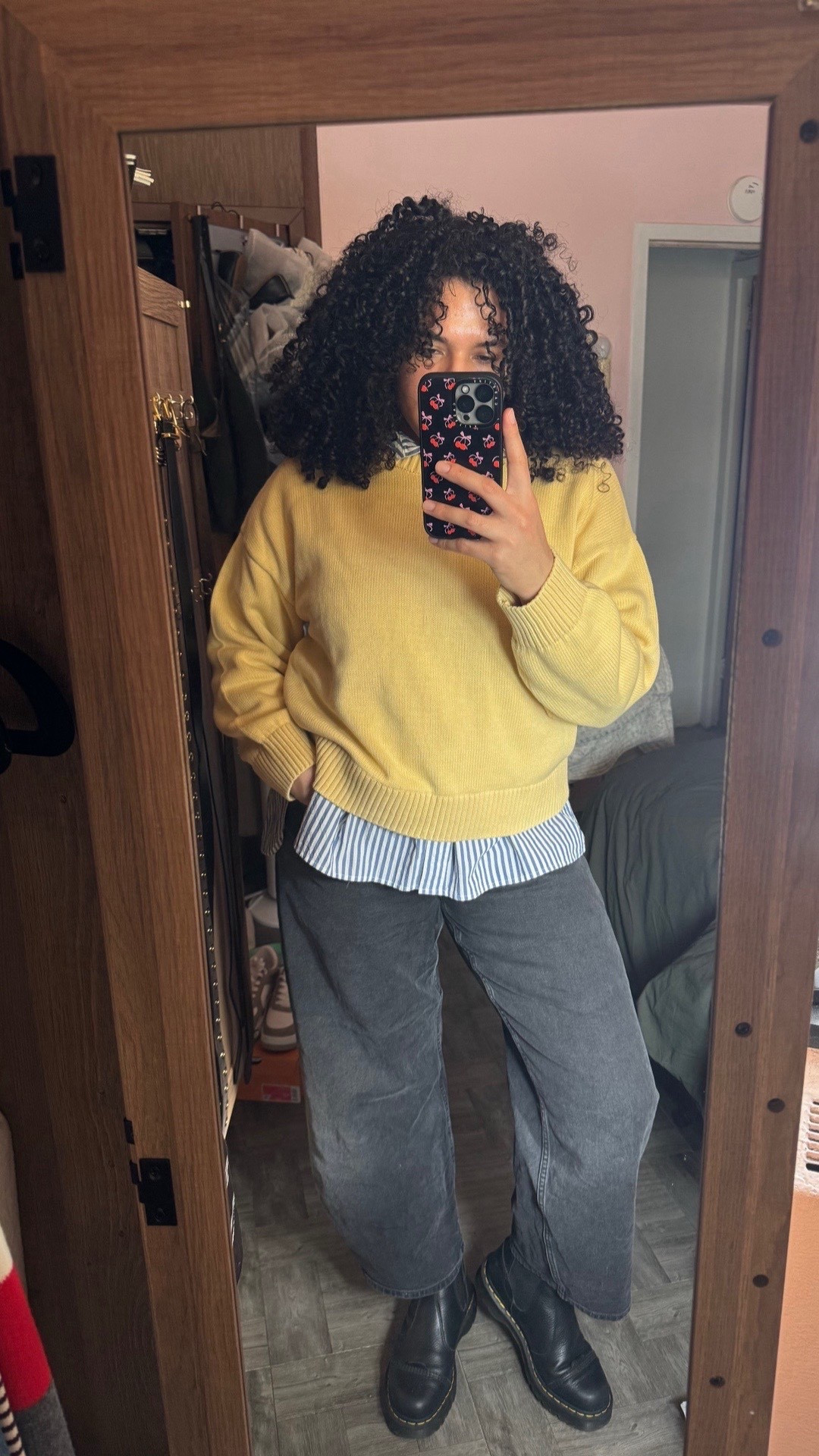 wearing —
sweater: large
shirt: xl (linked similar)
jeans: 32 waist, 29 inseam


What I wore to work, barrel jeans, everlane barrel jeans, 

#LTKWorkwear #LTKootd #LTKMidsize