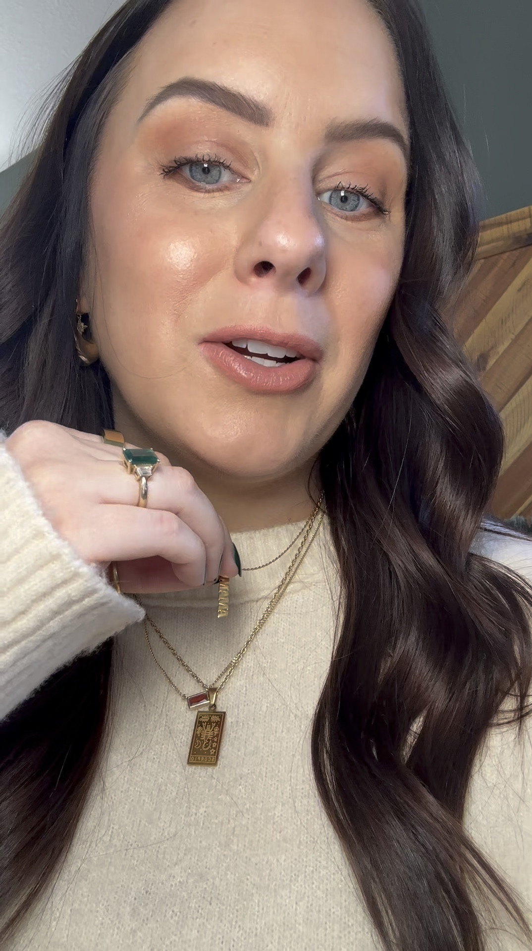 Oak and Luna personalized jewelers 20% off + free shipping with code LAUREN20 - arrives before Christmas and would make a great gift for her!! 

#LTKGiftGuide #LTKWatchNow #LTKSaleAlert