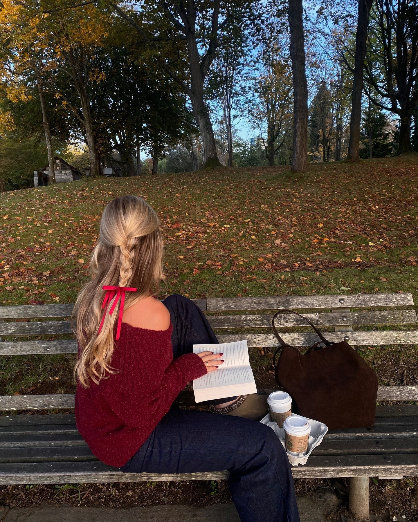 cozy fall coffee dates 🍂📖🧸🤎

fall outfit ideas, fall fashion, casual style, cozy outfit, pinterest aesthetic, ugg outfit, ugg tazz hickory, Pinterest hair, Pinterest girl