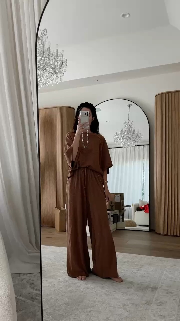 I saw this set go viral and had to get it myself! I’m just shy of 5-7” wearing the size XS top and XS bottoms #stylinbyaylin #aylin @Aerie 

#LTKSeasonal #LTKselfcare #LTKootd