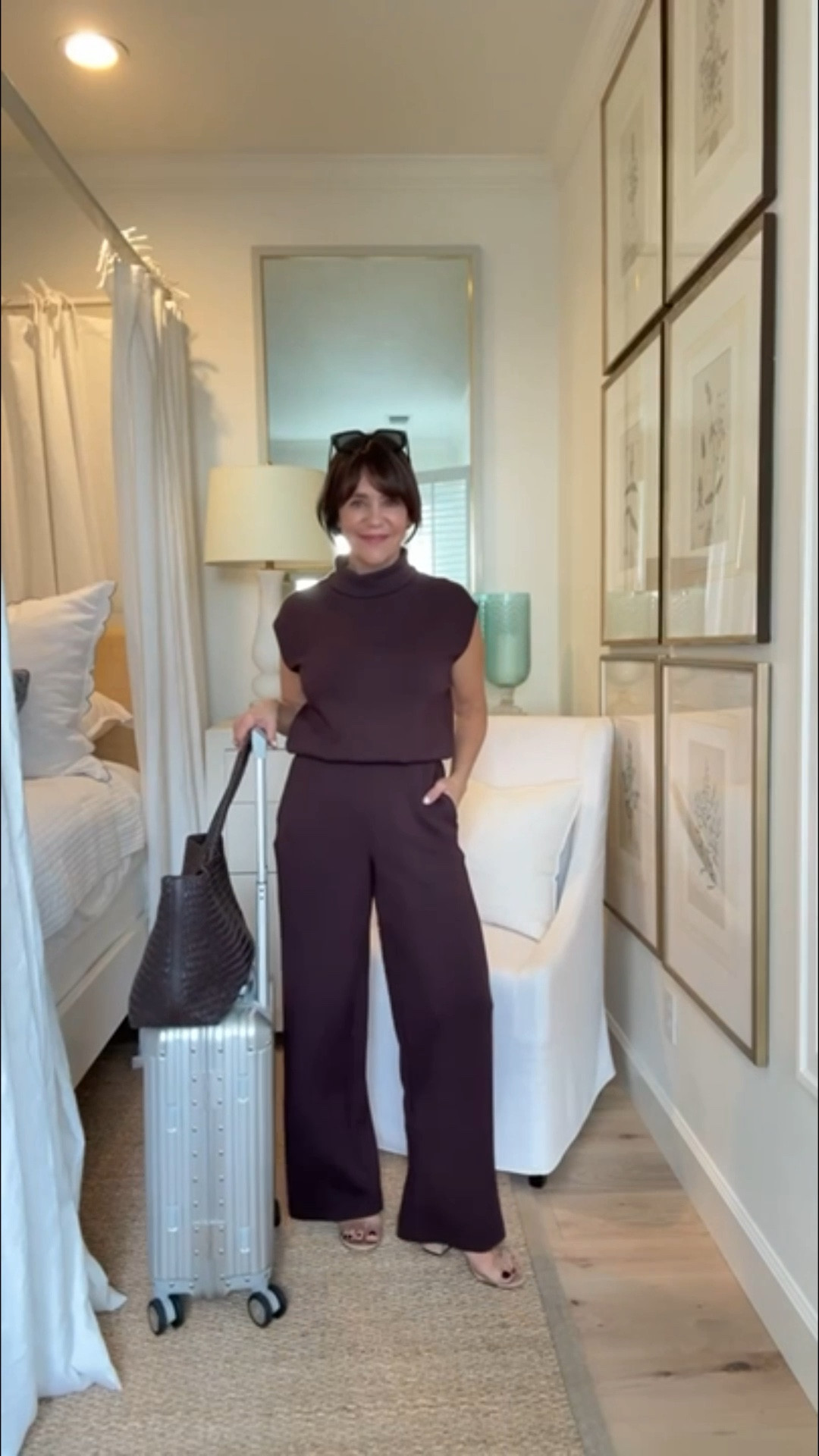 Spanx AirEssentials is perfect for lounging and travel this time of year! Use code SUSIEXSPANX for 15% off your first order + free shipping! 

@Spanx #SpanxPartner
