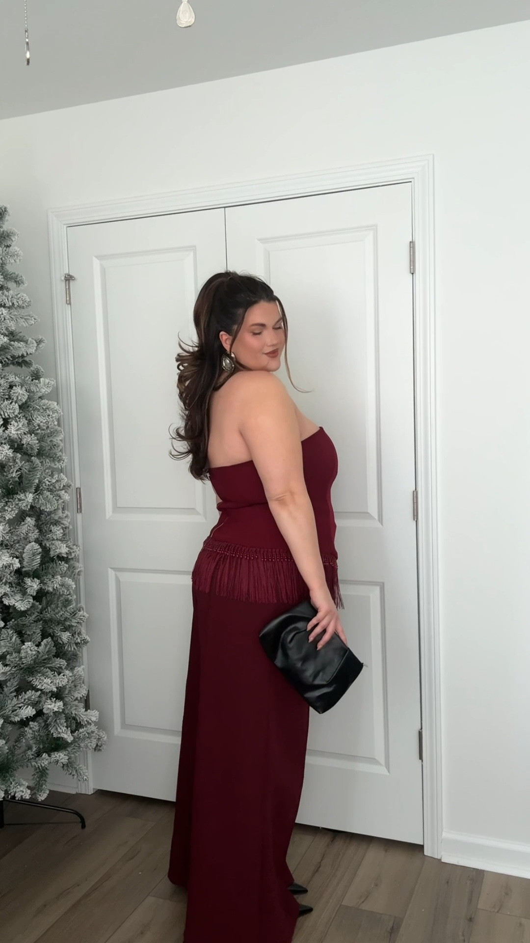 Today’s Festive Fit was inspired by Santa 🎅🏼

Pants: US 14 - they are a beautiful thick material, fit true to size. I would say they are on the longer side. I’m 5’6” and they skim the ground when I wear heels

Top: US 14, full zipper closure in the back (I’m a 38C and my waist is 36” for fit reference)

Holiday outfit, party outfit, curvy, wide leg pats, burgundy pants, burgundy outfit 

#LTKMidsize #LTKFindsUnder100 #LTKHoliday