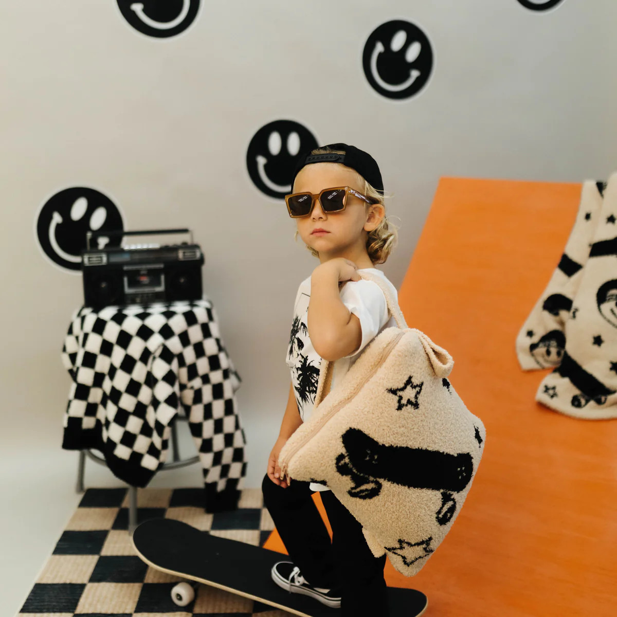 Smiley Skateboard Backpack/Wristlet Kids Quillow (40*50) | Staykation