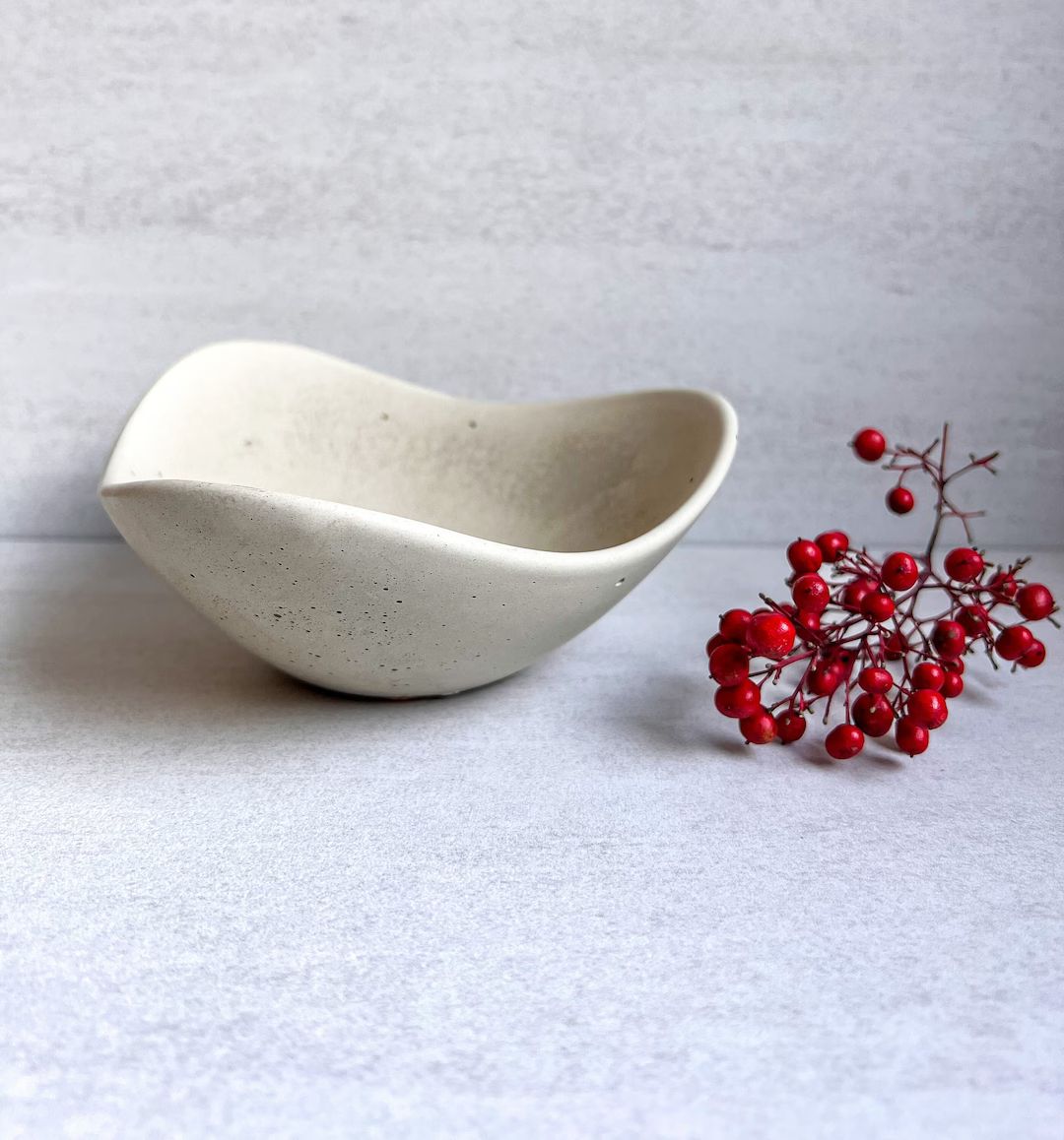 Wavy Concrete Bowl, Minimalist Bowl, Concrete Decor, Cement Catchall, Bowl for Coffee Table, Irre... | Etsy (US)