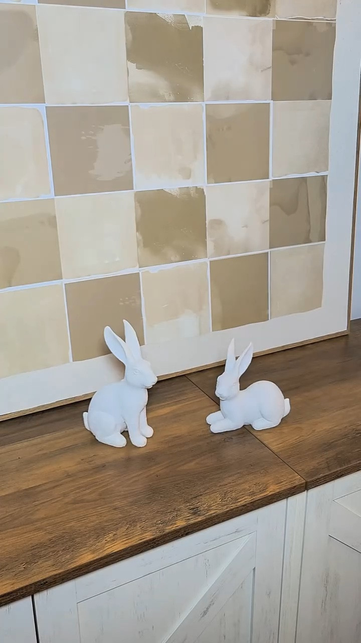 La primavera se siente en casa 🌷
Adornos sutiles, tonos suaves y texturas naturales que llenan el hogar de frescura y esperanza. Pascua es el momento perfecto para renovar y decorar con intención 🤍

Comenta conejos y te envío el link a tu DM🐰🔗

#Pascua2026 #DecoraciónPrimaveral #EasterVibes #SpringHome #amazonfinds

#LTKHome #LTKU #LTKSeasonal