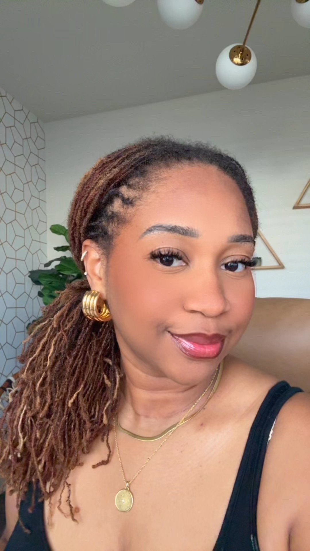 Newest gold earrings in my collection. I’m obsessed 🤩 I love how thick they are!

#LTKBeauty #LTKStyleTip