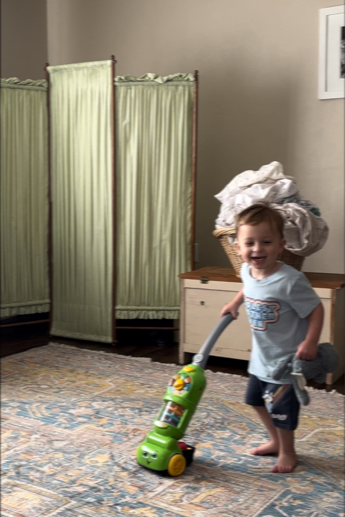 Teaching them young 🧹 pretend play vacuum cleaner that picks up toy “dust bunnies.” Also labels colors and counts! Keeps him entertained for so long

#LTKkids #LTKbaby #LTKfamily