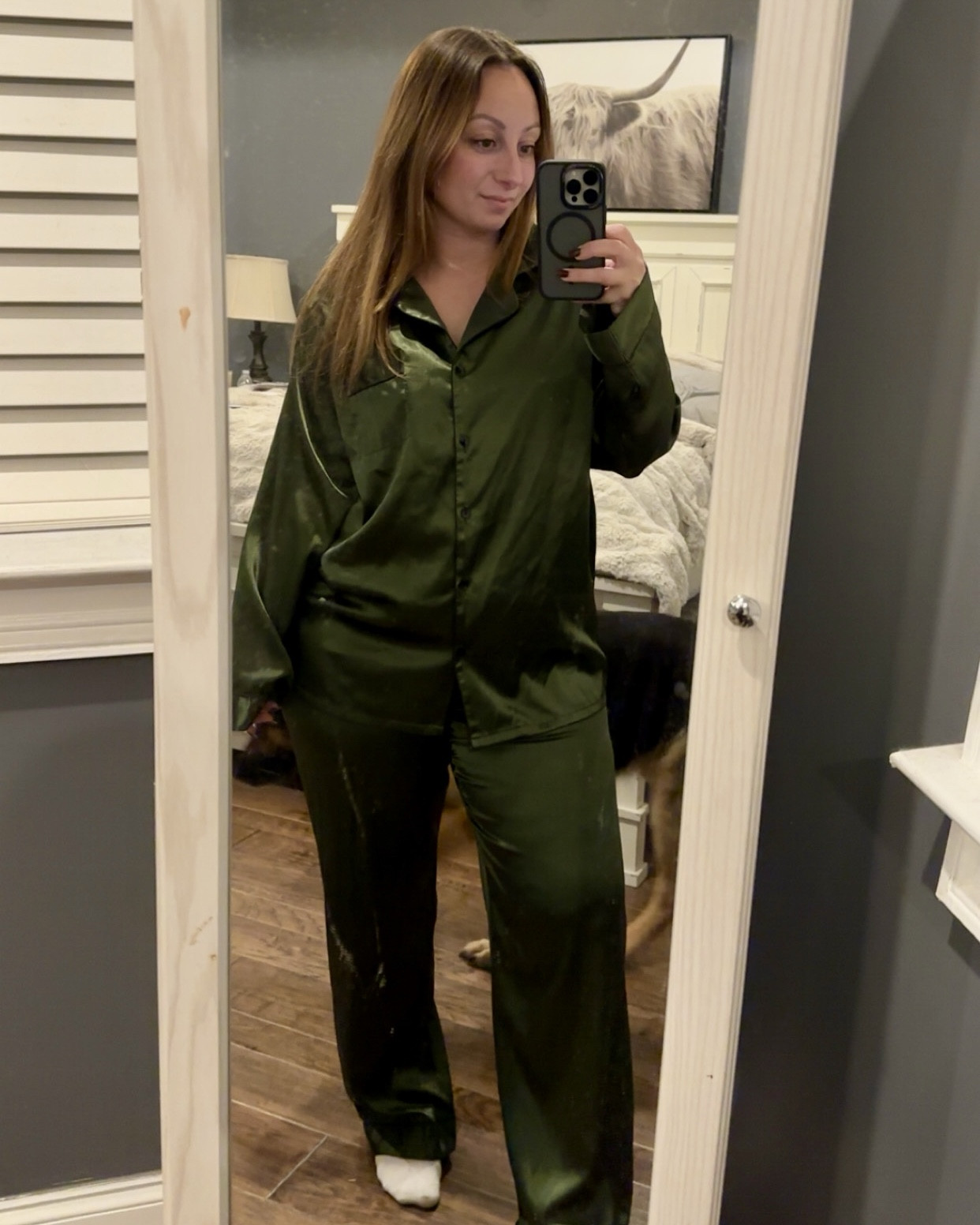Feeling like a million bucks in these satin pajamas 

#LTKMidsize #LTKSeasonal #LTKHoliday