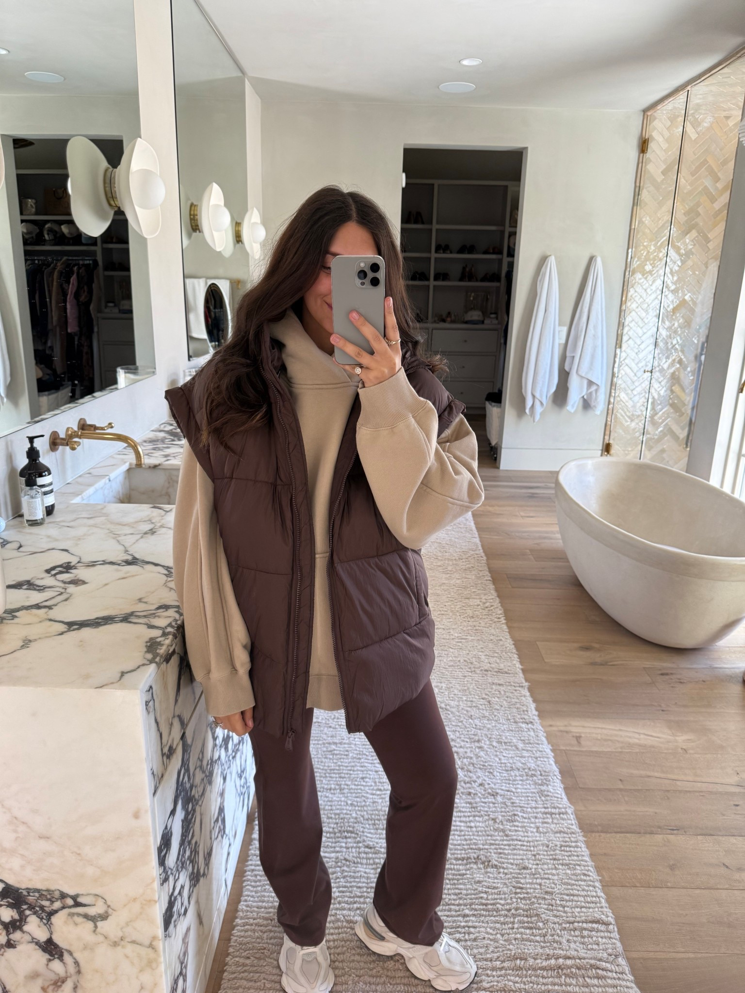 Vest: large 
Sweatshirt: large 
Leggings: medium 

Dressupbuttercup.com #dressupbuttercup #dederaad 



#LTKHoliday #LTKActive #LTKStyleTip