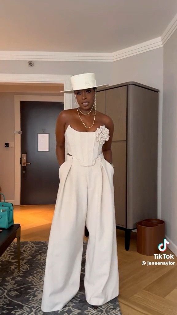 More NYFW looks! Loving this set from Mytheresa. Hat is from Ruslan Baginskiy 😍

#LTKstyletip #LTKshoecrush #LTKSeasonal