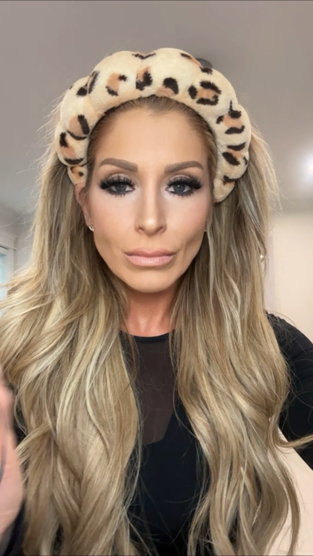 My 2 new Favorite products 
Bronzer in shade 100 
& the one size powder melt ! Amazing 