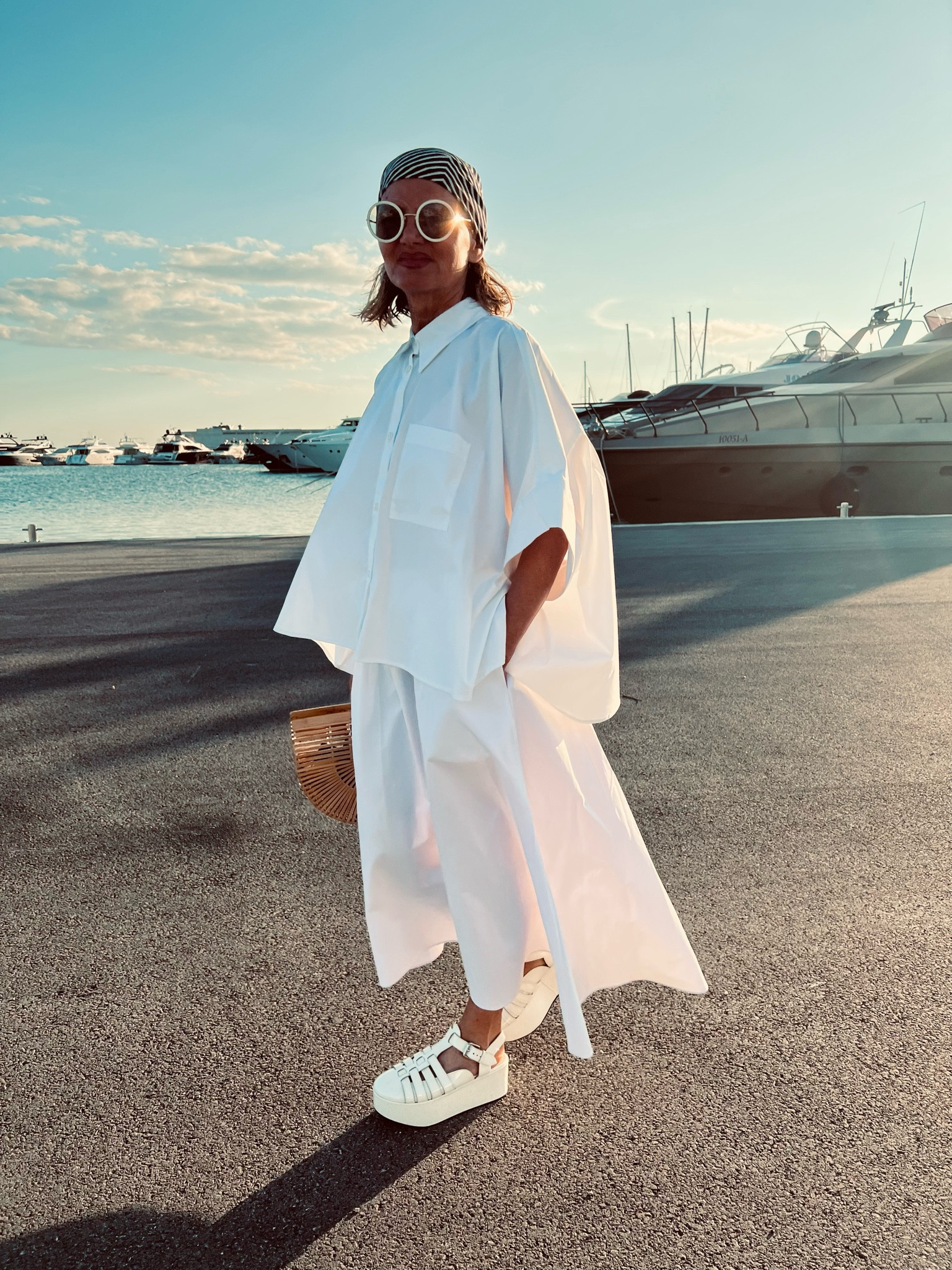 Sommerlook ganz in weiß 🤍
Bequem in #oversize alles sehr weit

#LTKstyletip #LTKeurope #LTKSeasonal