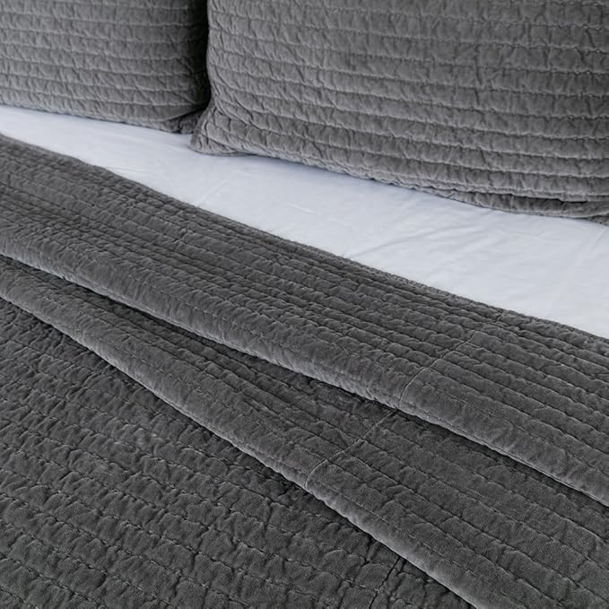 ELEGANT LIFE HOME Reversible Royal Cotton Velvet Pic-Stitch Bedding Quilt - Oversized King - 108'... | Amazon (US)