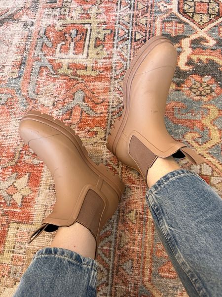 Short rain boots Chelsea boots rain boots with pull tabs rainy day shoes Everlane tan taupe boots 

#LTKtravel #LTKshoecrush #LTKstyletip