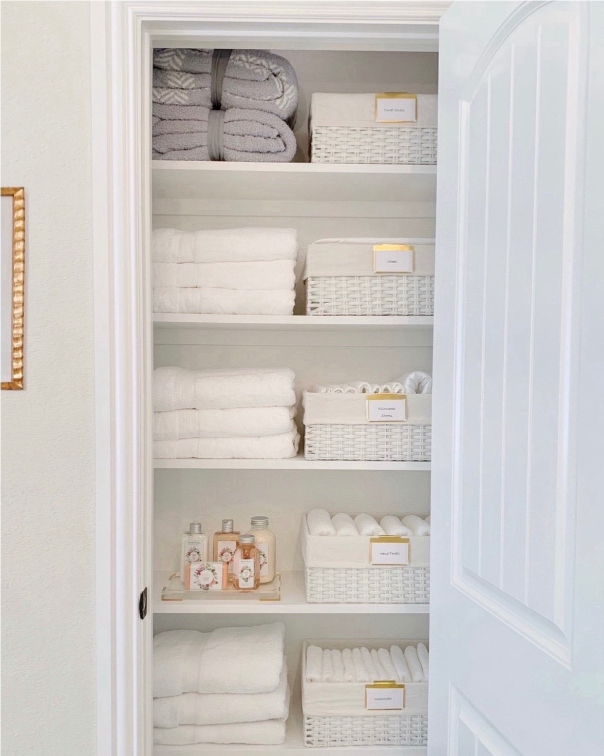 40% off storage bins today!! I have the medium bins in white 🤍

#LTKHome #LTKSaleAlert