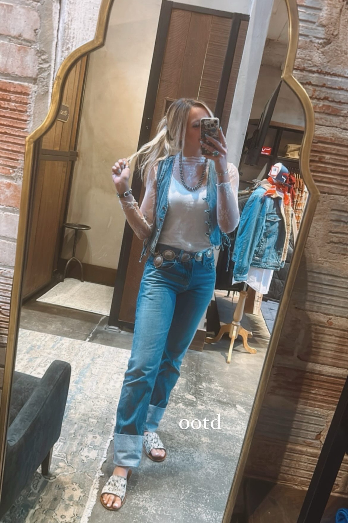 saturday work ootd 🫶🏼
