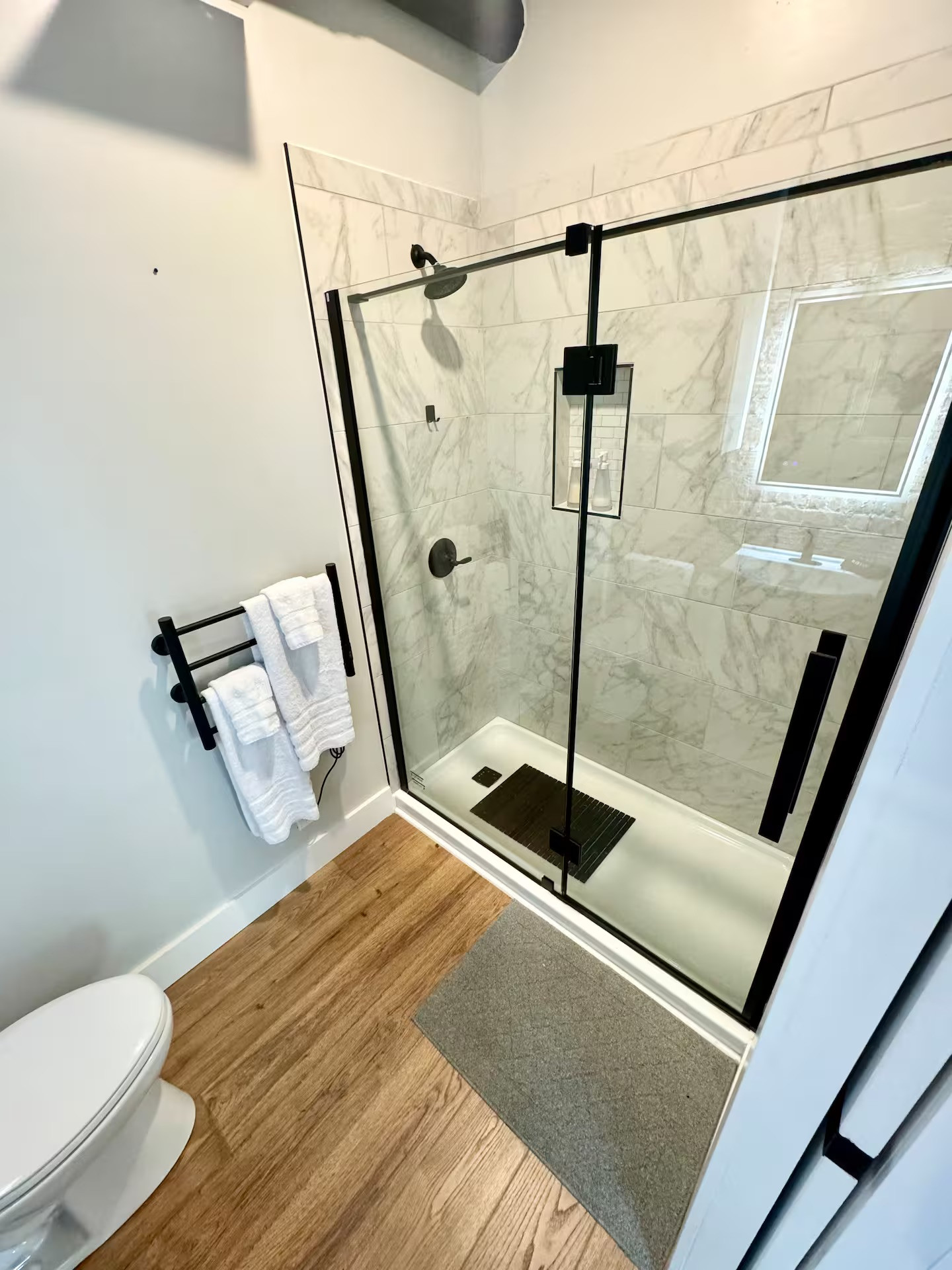 We always use white linens so we can see staining & ensure they are clean! 

 #LTKHome